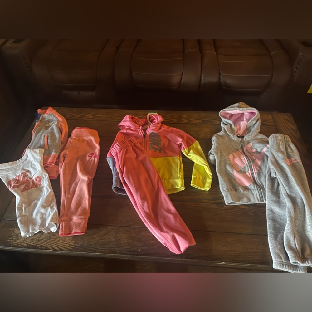 Nike 4t sets for girls .